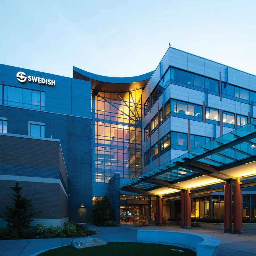 PS&D partner Swedish Issaquah Campus in Seattle, exterior view of Cascade wing.